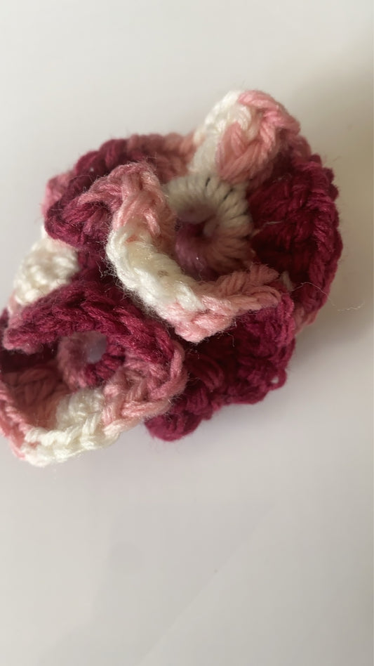 Multicolor pink white scrunchy