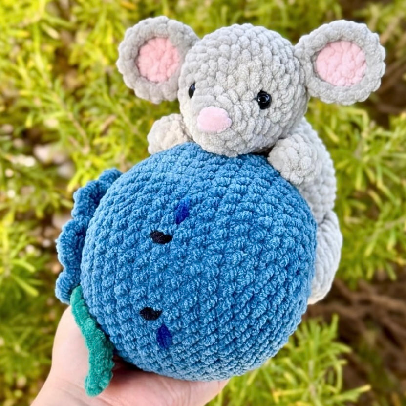 Mouse with Blueberry